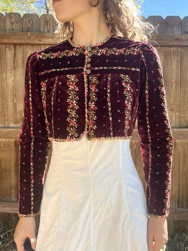 Exquisite vintage 70s medieval - 70s,