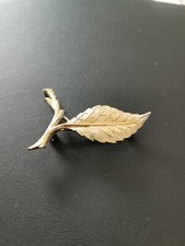 VINTAGE CIRO GOLD TONE LEAF BROOCH PIN signed Ciro 94581