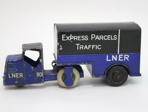 Dinky toys 33r pre war - toys,