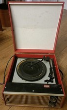 VINTAGE ULTRA PORTABLE RECORD PLAYER 1960S/1970S