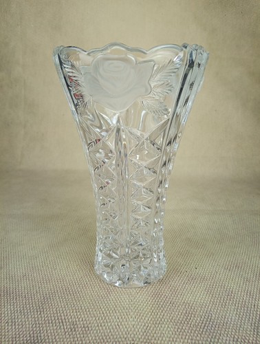 Vintage glass vase - ⭐,