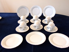 CROWN MING FINE CHINA  TEA SET IN  THE ELEGANT "QUEENS  LACE" PATTERN  18 PIECES