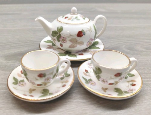 Wedgwood wild strawberry - wedgwood,