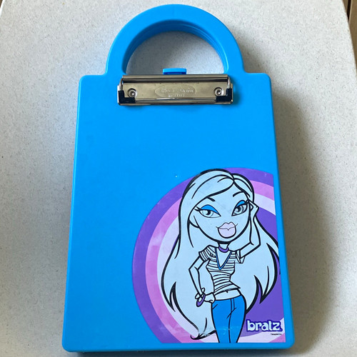 Bratz blue hard plastic - bratz,