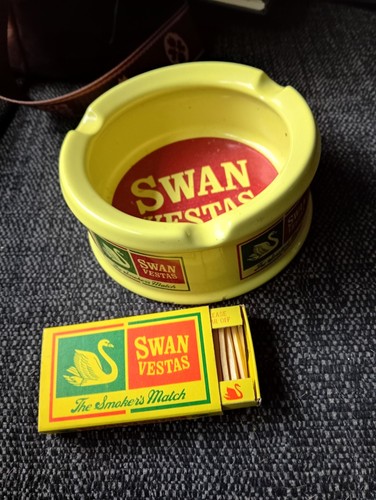 Swan vesta ashtray pot and - vesta,