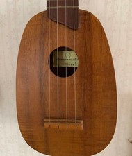 [With case] Ukulele Famous