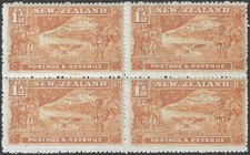 NEW ZEALAND 1907 1 1/2d P.14 watermark block of 4, UM/mint hinged. SG 318.