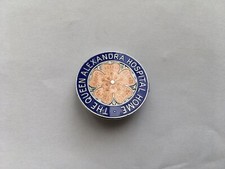 VINTAGE THE QUEEN ALEXANDRA HOSPITAL HOME NURSES ENAMEL PIN BADGE