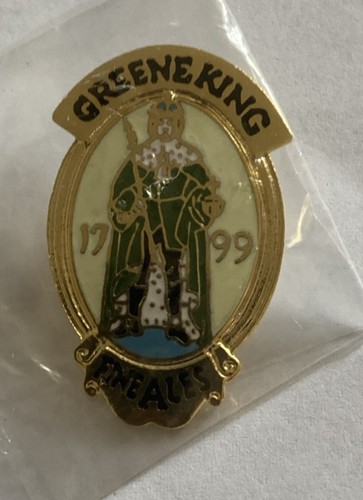 Green king brewery pin badge - green,