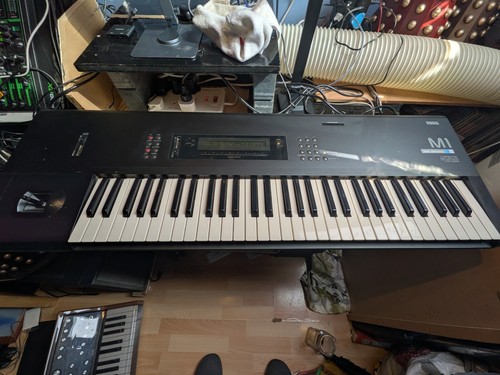 Korg - , m1