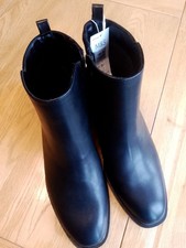 Womens Marks And Spencer New Black Boots. Vegan UK8 Standard Fit. Never Worn.