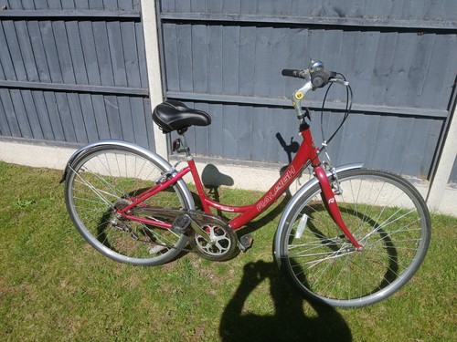 Ladies raleigh oakland bike - ladies,