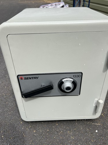 Sentry fire safe 1330 - fire,