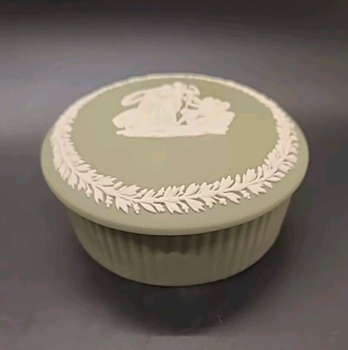 Wedgewood jasperware chariot - jasperware,