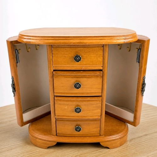 Vintage wooden jewellery - wooden,
