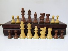 VINTAGE-MODERN CHESS SET