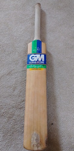 Gunn moore autograph - &,