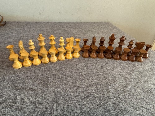 Turned wooden chess - set, felt