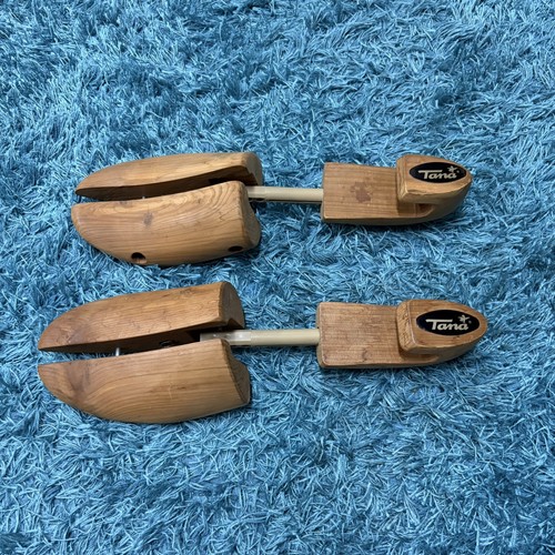 Tana shoe trees wood - shoe,