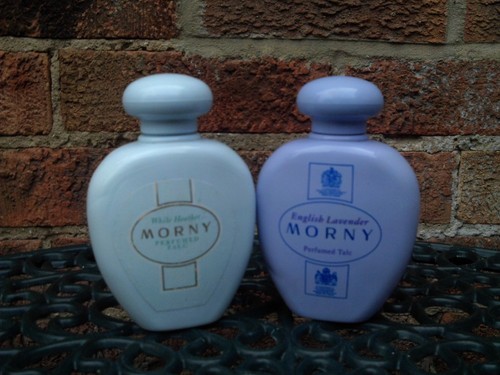 Vintage morny talcum - x,