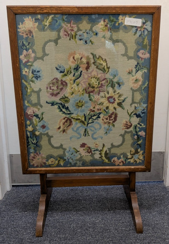 Vintage folding firescreen - -,