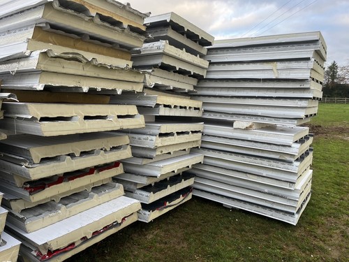 Insulated roof cladding - roof, sheets