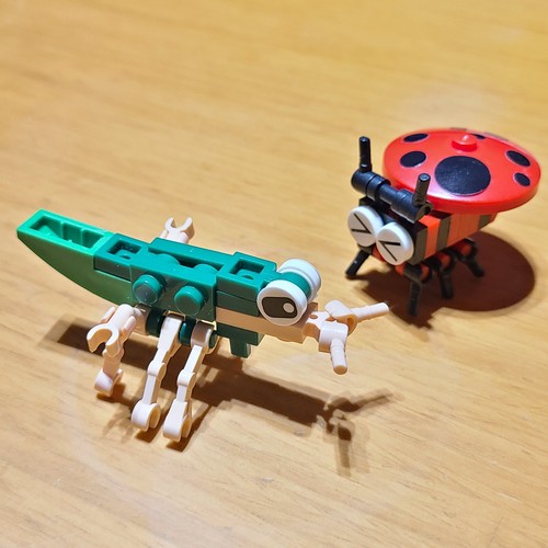 Ladybird and grasshopper lego - grasshopper,