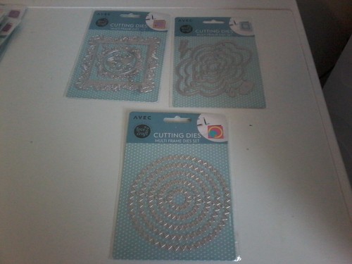 Cutting dies for - cutting,