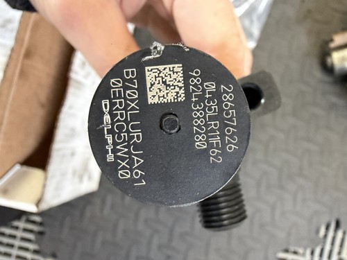Brand new genuine - genuine, injector