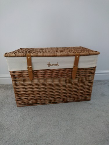 Harrods large wicker hamper - large,
