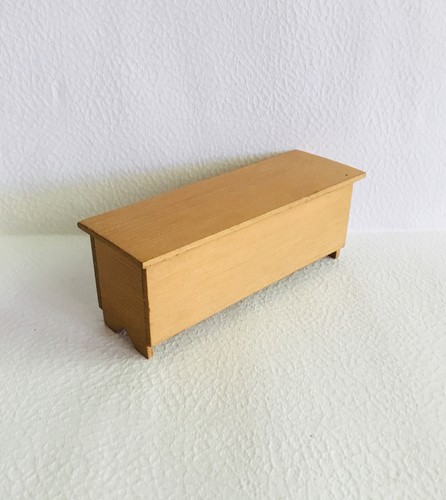 Dolls house scale - dolls,