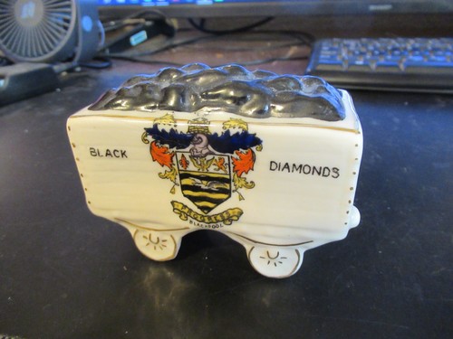Carlton crested china - ww1, era