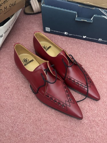 Red leather pointed george - red,