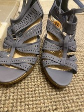 Bella Vita Blue Lazer Cut