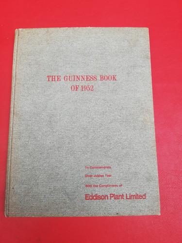 Vintage the guinness book - 'the, of