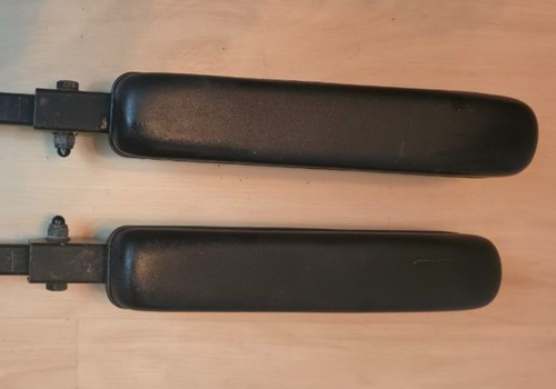 Pair arm rests r - rests, for