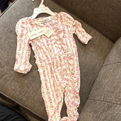Scout story floral ruffle - &,