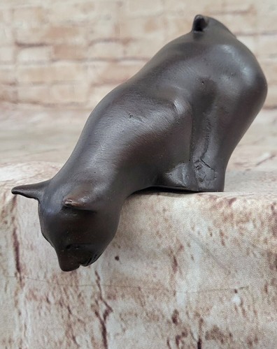 Art deco lion - signed, bronze