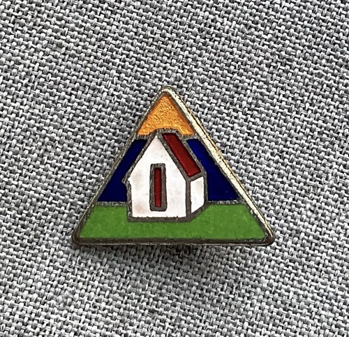 Youth hostel vintage pin - pin, badge