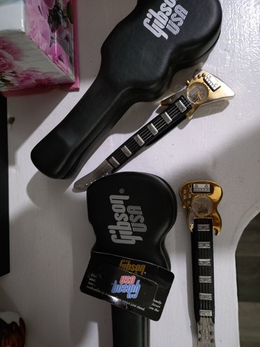 Gibson and explorer - sg, watches
