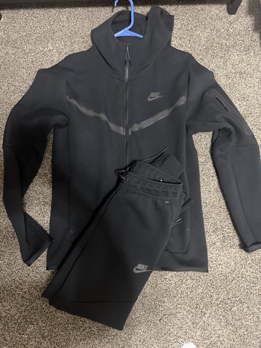 Nike tech set - black, small