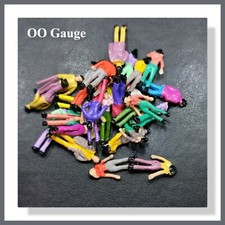 Painted Standing Figures in OO