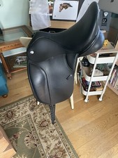 thorowgood t8 dressage saddle 17.5