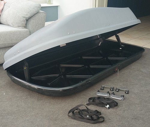 Halfords 420l full - width, roof