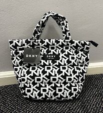 DKNY Logo Cosmetic Beauty Make