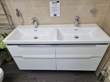 Villeroy & Boch Subway 3.0 (4 drawer) vanity unit and basin 1300mm RRP £3200