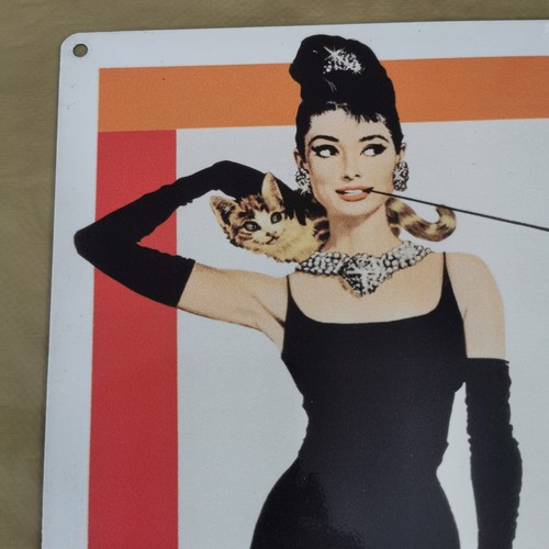 Audrey hepburn breakfast - hepburn, at