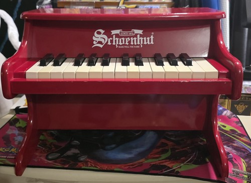 Schoenhut key toy - 25-key, my