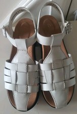 Clarks Size 6.5D White Leather Fisherman/ Gladiator Sandals
