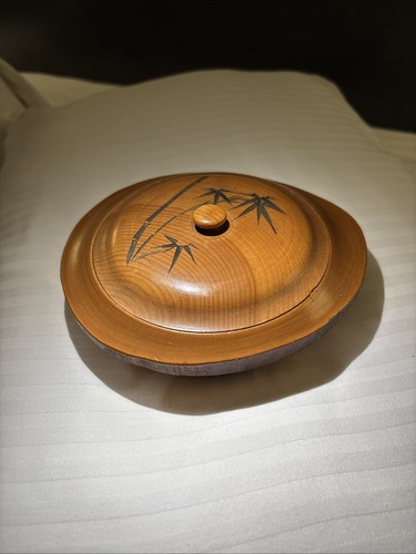Japanese lacquered wooden bowl - wooden,
